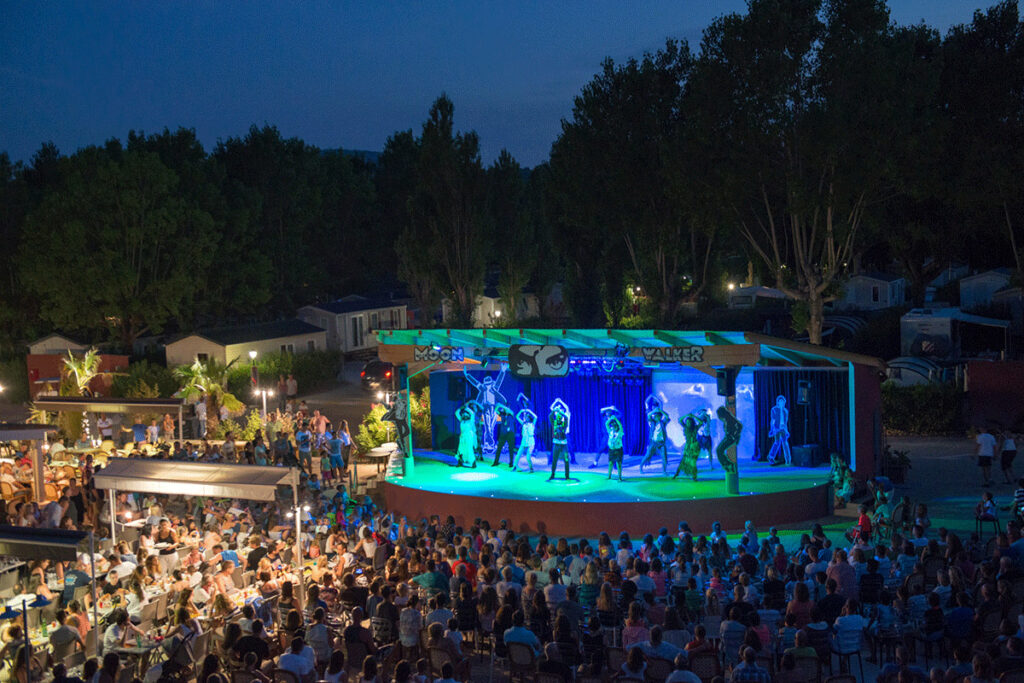 Camping Riviera d'Azur soirée festive animations